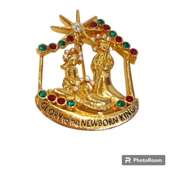 Nativity Goldtone Sparkling Red Green Crystal "Glory to The Newborn King" Pin - Picture 1 of 5